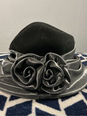 Elegant Black Felt Cloche with Metallic Silver Rose Trim